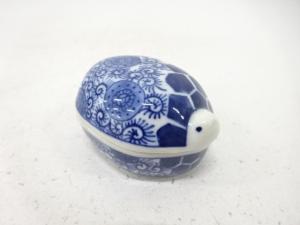 染付　亀　香合(無地箱付)